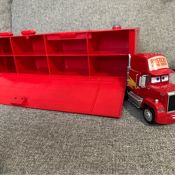 Disney Pixar Cars Mack Hauler Truck Vehicle Lights Sounds - Picture 7 of 11